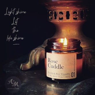 01-Rose Cuddle-Scented Soy candle, The scent of wide rose and warm smoke of oud