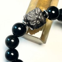 Obsidian สร้อยข้อมือหินออบซิเดียน 12mm พร้อม charm หัวสิงโต สัญลักษณ์แห่งความแข็งแกร่งและความกล้าหาญ